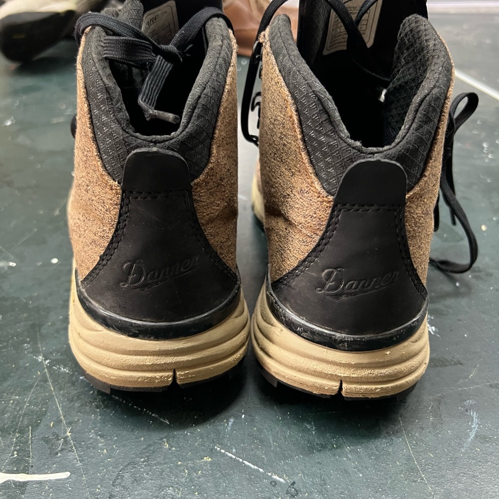 Danner hikers size 9